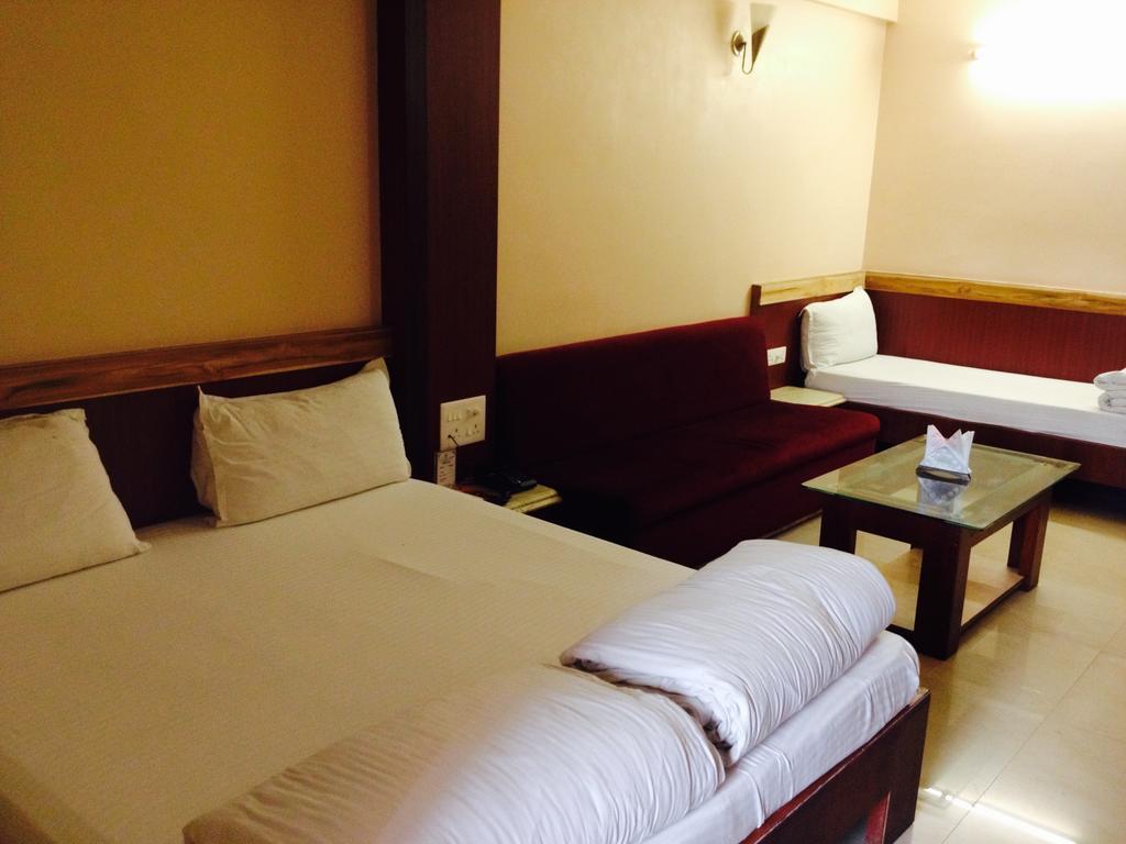 Jain'S Hotel Rajhans Bhopal Eksteriør billede